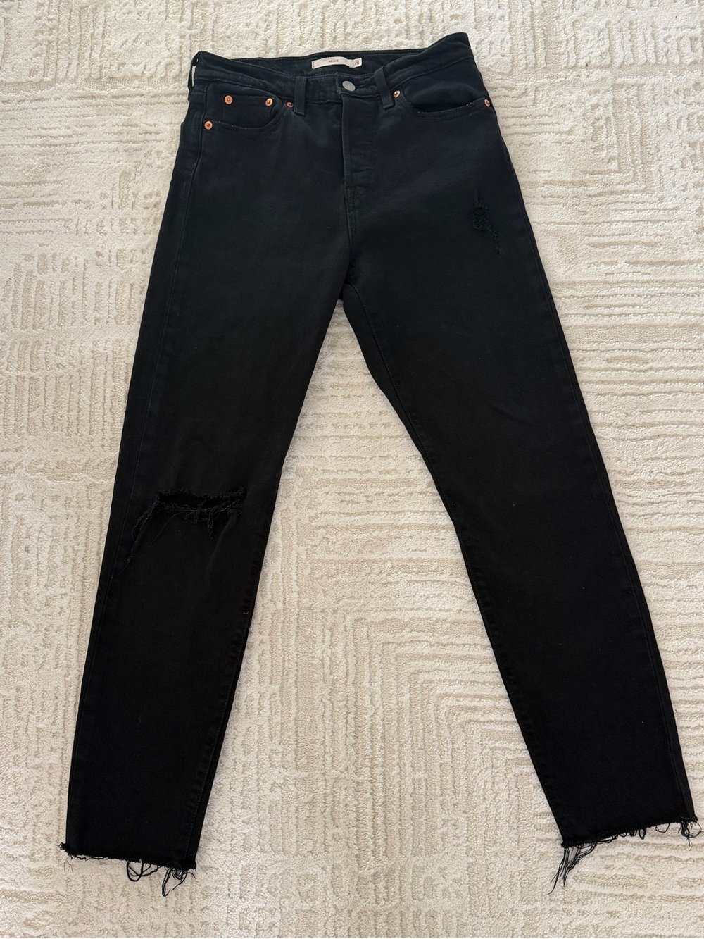 Levi’s Wedgie black straight cropped jeans